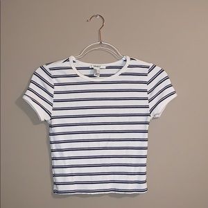 Cute cropped T-shirt!